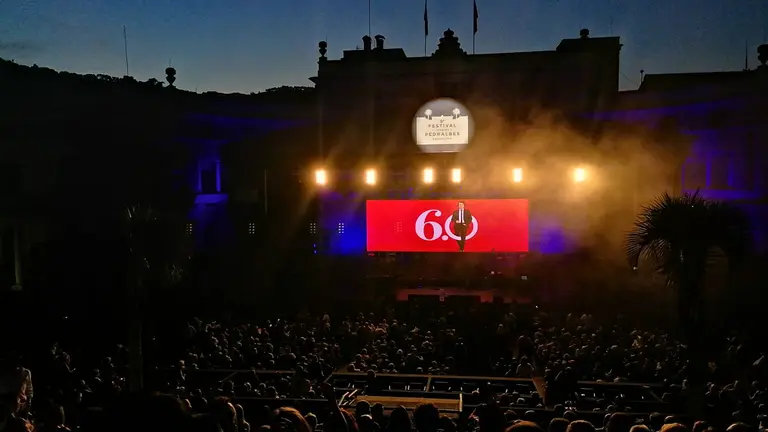 Actuación de Rapahel en Pedralbes (Pablo Ruzafa)